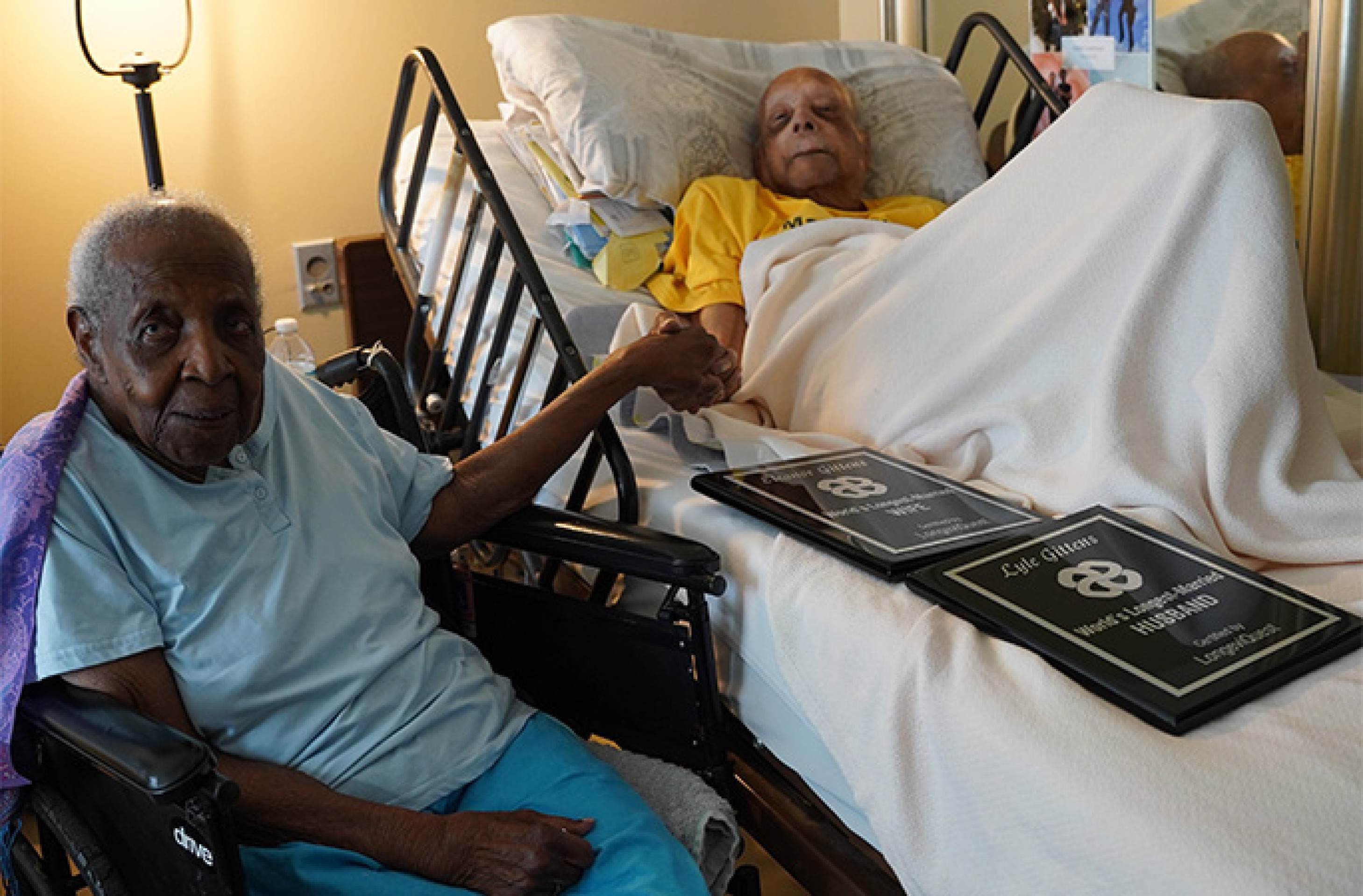 O casal mais velho do mundo compartilha a história de amor 83 anos depois de dizerem "sim" 