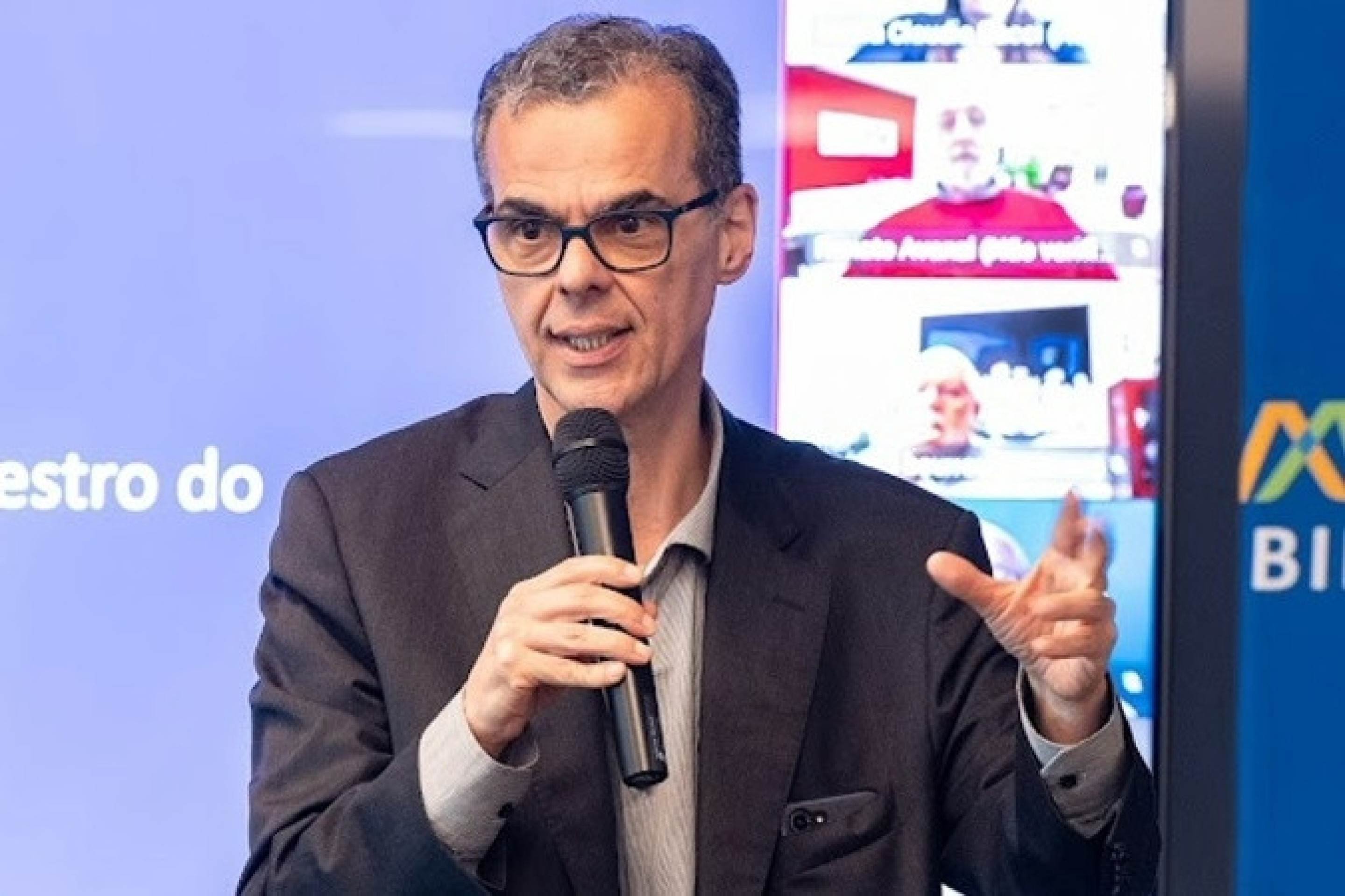 Paulo Jos&eacute; Marinho: O etarismo ficou &agrave; deriva 