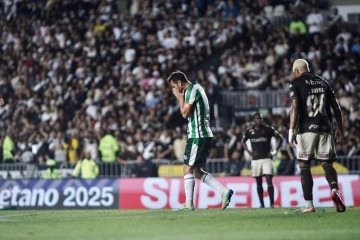 Lei do ex: Nenê fez gol em São Januário. Vasco 1 x 3 Juventude. Campeonato Brasileiro -  (crédito: Fernando Alves/ECJ ) -Lei do ex: Nenê fez gol em São Januário. Vasco 1 x 3 Juventude. Campeonato Brasileiro -  (crédito: Fernando Alves/ECJ )