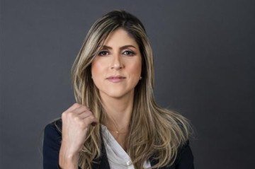 Cíntia Teixeira, vice-presidente de Pessoas em exercício da Caixa
- (crédito: Caixa/Divulgação) Cíntia Teixeira, vice-presidente de Pessoas em exercício da Caixa
- (crédito: Caixa/Divulgação)