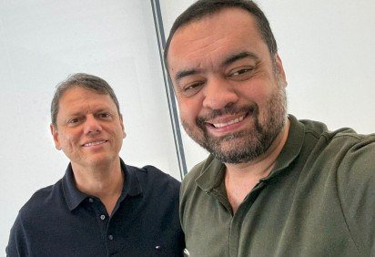 O encontro entre Tarcísio de Freitas e Cláudio Castro, realizado em São Paulo, teve como tema o combate ao crime organizado -  (crédito: Reprodução/Instagram)