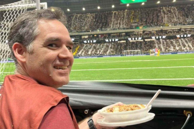 Leonardo surpreendeu muitos ao se afastar temporariamente da ESPN, canal esportivo onde trabalhava, revelando que tal decisão estava vinculada à necessidade de cuidar de sua saúde mental - (crédito: Reprodução/Tupi FM) Leonardo surpreendeu muitos ao se afastar temporariamente da ESPN, canal esportivo onde trabalhava, revelando que tal decisão estava vinculada à necessidade de cuidar de sua saúde mental - (crédito: Reprodução/Tupi FM)