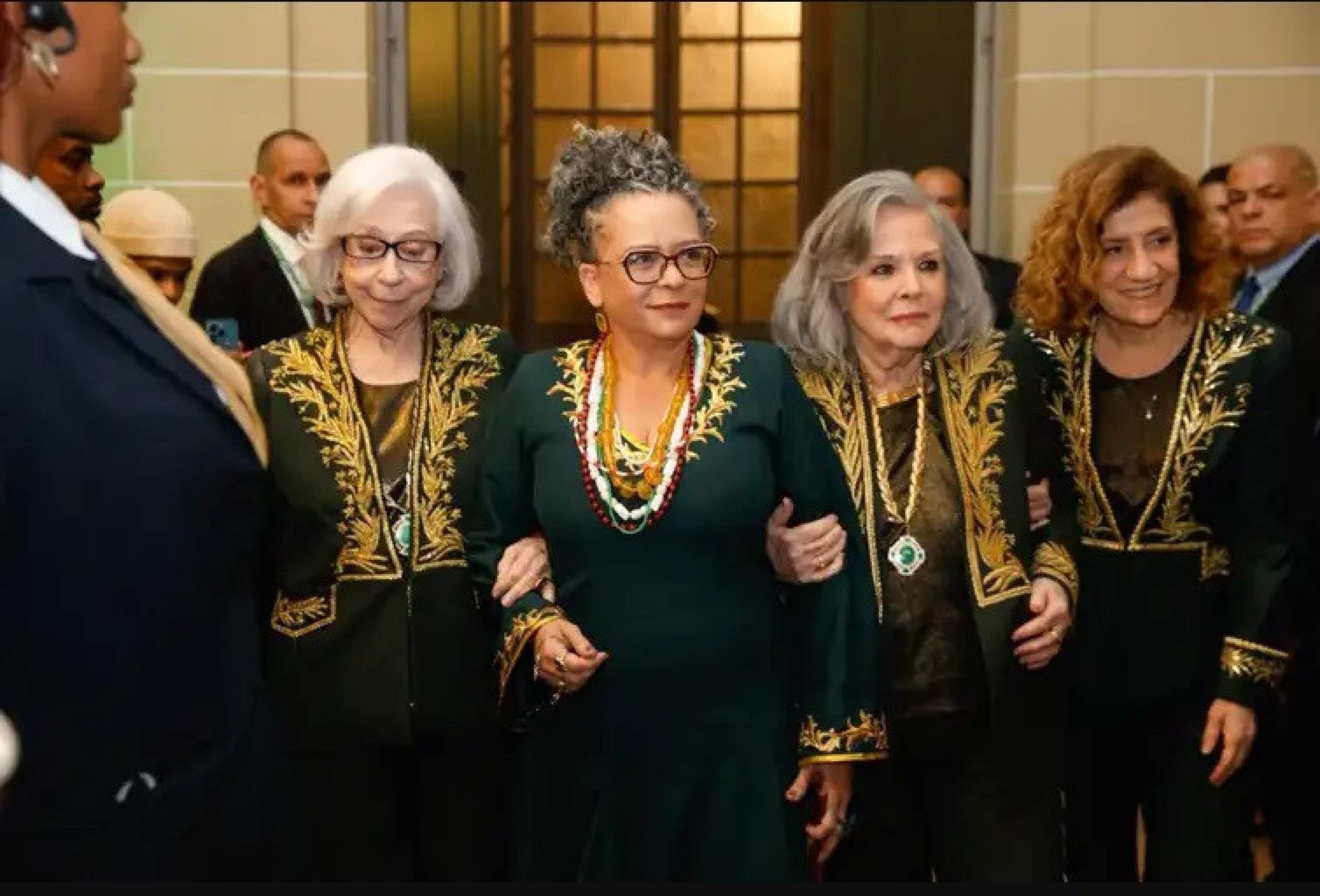 A cerimônia reuniu intelectuais, artistas e autoridades. A comissão de entrada foi formada por Rosiska Darcy de Oliveira, Fernanda Montenegro e Miriam Leitão.