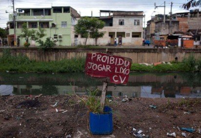 Operação no último dia 28 nos complexos da Penha e Alemão tiveram como alvo o CV -  (crédito: ANTONIO LACERDA/EPA/Shutterstock) -Operação no último dia 28 nos complexos da Penha e Alemão tiveram como alvo o CV -  (crédito: ANTONIO LACERDA/EPA/Shutterstock)