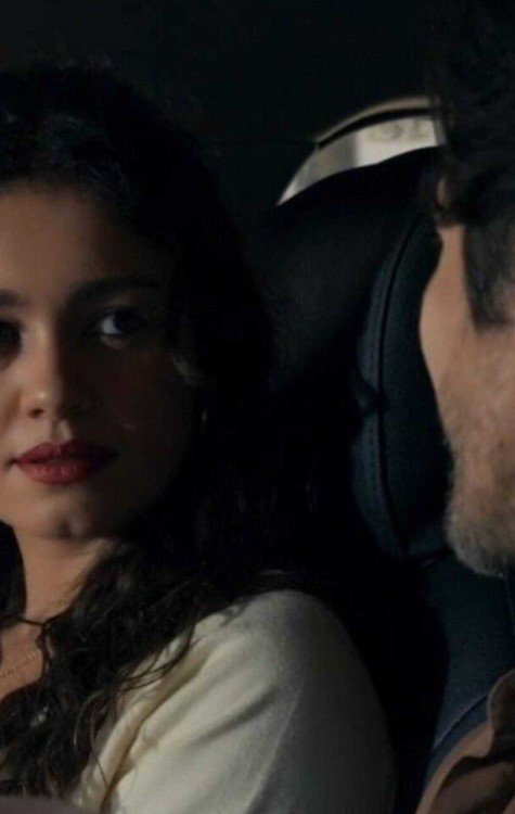 'Sempre tive essa vontade de ter um registro desse encontro. A minha surpresa veio com essa ligação do Roberto [falando] que faríamos a música para ser a trilha da novela', revelou Sophie

 -  (crédito: Observatorio dos Famosos)