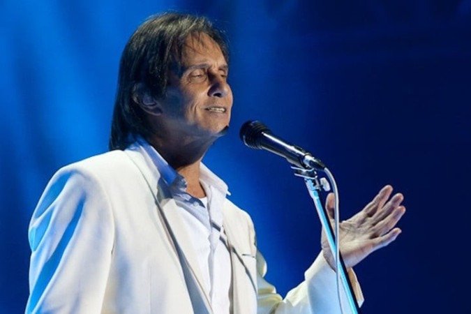 Roberto Carlos e outras três pessoas da equipe foram levados a um hospital. Todos fizeram exames e foram liberados - (crédito: Divulgação / Roberto Carlos Oficial / Caio Girardi) Roberto Carlos e outras três pessoas da equipe foram levados a um hospital. Todos fizeram exames e foram liberados - (crédito: Divulgação / Roberto Carlos Oficial / Caio Girardi)