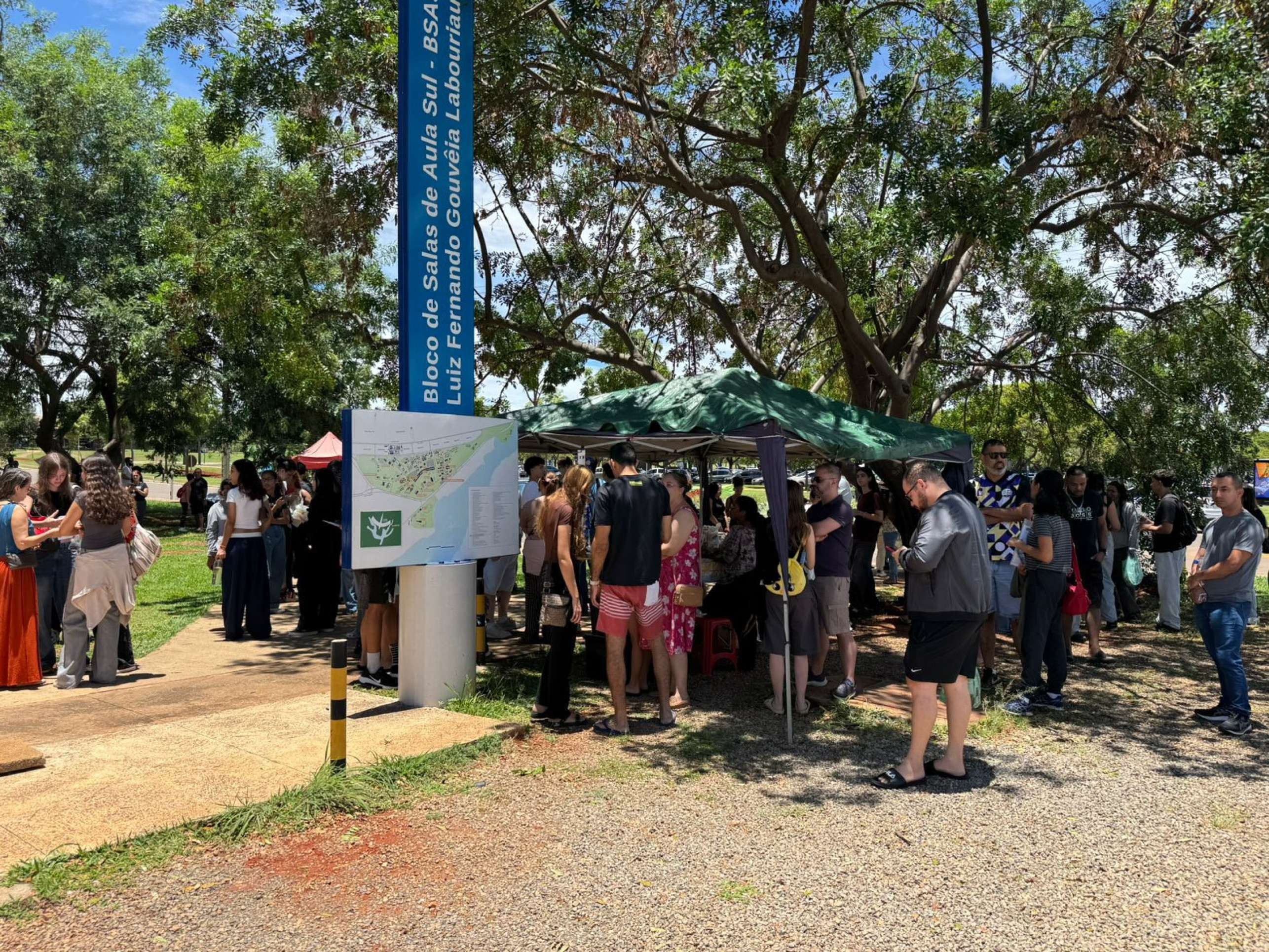 Chegada dos primeiros candidatos do Enem 2025 na UnB, neste domingo (9/11)