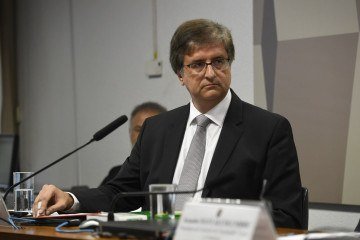 Comissão de Constituição, Justiça e Cidadania (CCJ) realiza sabatina dos indicados para o Supremo Tribunal Federal (STF) e para a Procuradoria-Geral da República (PGR). Mesa: indicado para exercer o cargo de Procurador-Geral da República, Paulo Gustavo Gonet Branco (MSF 89/2023)...Foto: Jefferson Rudy/Agência Senado
- (crédito: Jefferson Rudy/Agência Senado) Comissão de Constituição, Justiça e Cidadania (CCJ) realiza sabatina dos indicados para o Supremo Tribunal Federal (STF) e para a Procuradoria-Geral da República (PGR). Mesa: indicado para exercer o cargo de Procurador-Geral da República, Paulo Gustavo Gonet Branco (MSF 89/2023)...Foto: Jefferson Rudy/Agência Senado
- (crédito: Jefferson Rudy/Agência Senado)
