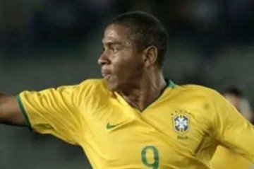 Em 2009, Walter foi o artilheiro do Campeonato Sul-Americano Sub-20 no Paraguai com cinco gols em um time que tinha Alexandre Pato e outras promessas - (crédito: Divulgação/CBF) Em 2009, Walter foi o artilheiro do Campeonato Sul-Americano Sub-20 no Paraguai com cinco gols em um time que tinha Alexandre Pato e outras promessas - (crédito: Divulgação/CBF)