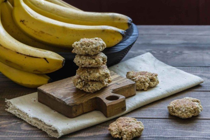 Biscoito de aveia com banana (Imagem: Alieva Liubov | Shutterstock)
- (crédito: EdiCase) Biscoito de aveia com banana (Imagem: Alieva Liubov | Shutterstock)
- (crédito: EdiCase)