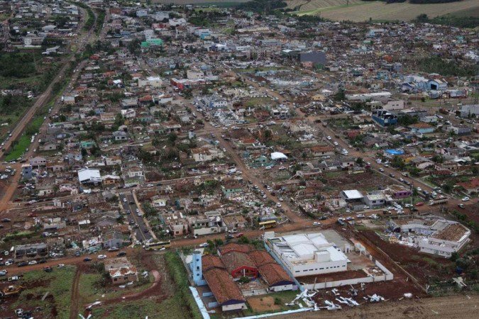 Número de mortos em tornado no Paraná sobe para 7