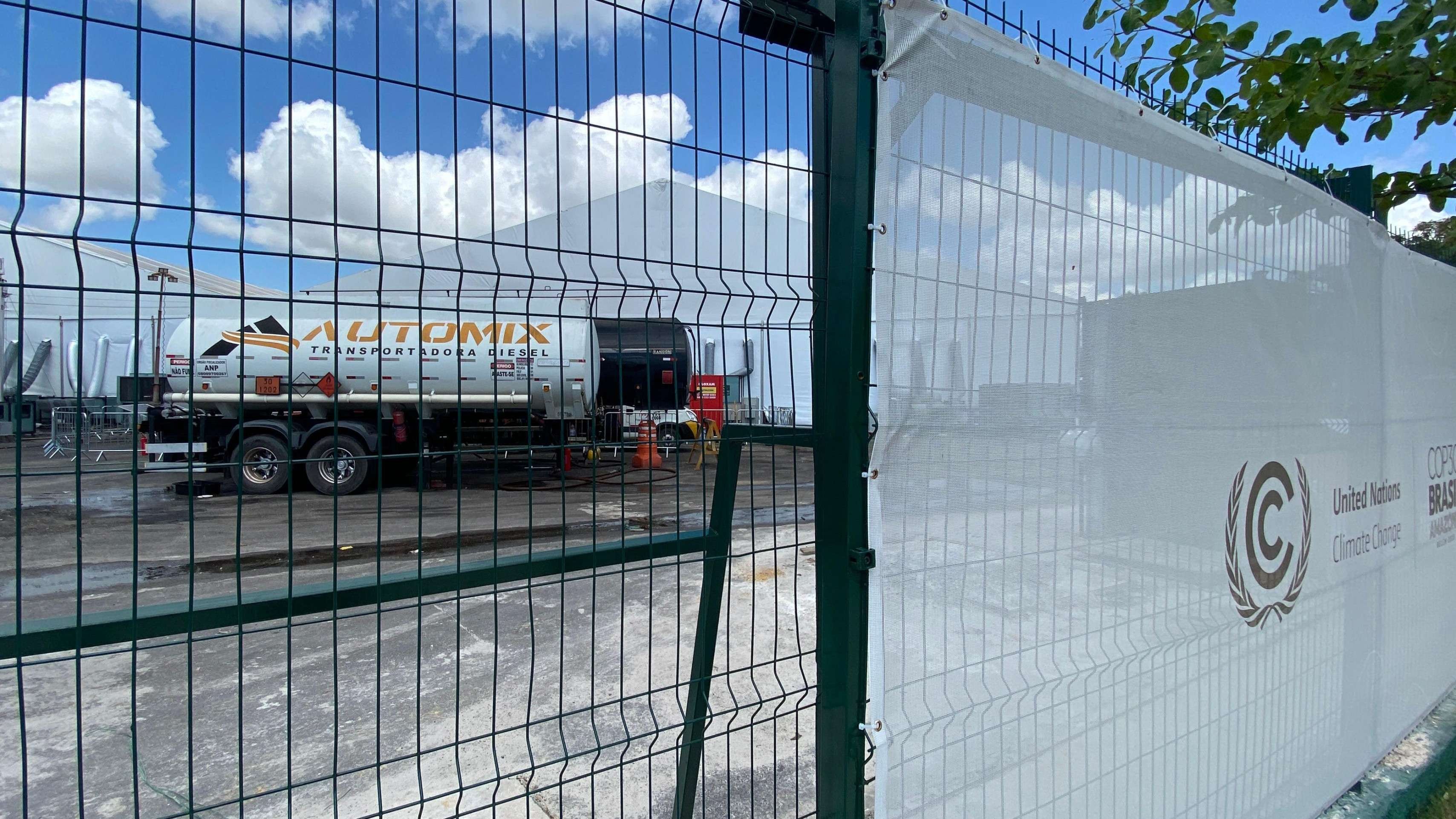 Pavilhão da COP30 que será alimentado por energia fóssil - (crédito: Leandro Prazeres/BBC News Brasil) Pavilhão da COP30 que será alimentado por energia fóssil - (crédito: Leandro Prazeres/BBC News Brasil)