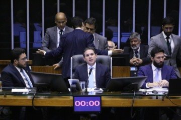 Na ocasião, Motta defendeu um tempo maior para a construção de um diálogo de forma coletiva.
- (crédito: Kayo Magalhães / Câmara dos Deputados) Na ocasião, Motta defendeu um tempo maior para a construção de um diálogo de forma coletiva.
- (crédito: Kayo Magalhães / Câmara dos Deputados)
