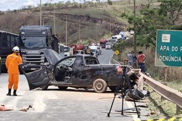 Colisão no trânsito deixa dois feridos na DF-150 -  (crédito: ED ALVES/CB/D.A.Press)