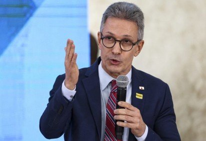 Pré-candidato à Presidência, Zema não perde a oportunidade de defender Jair Bolsonaro em suas declarações públicas -  (crédito: Reprodução/Agência Brasil)