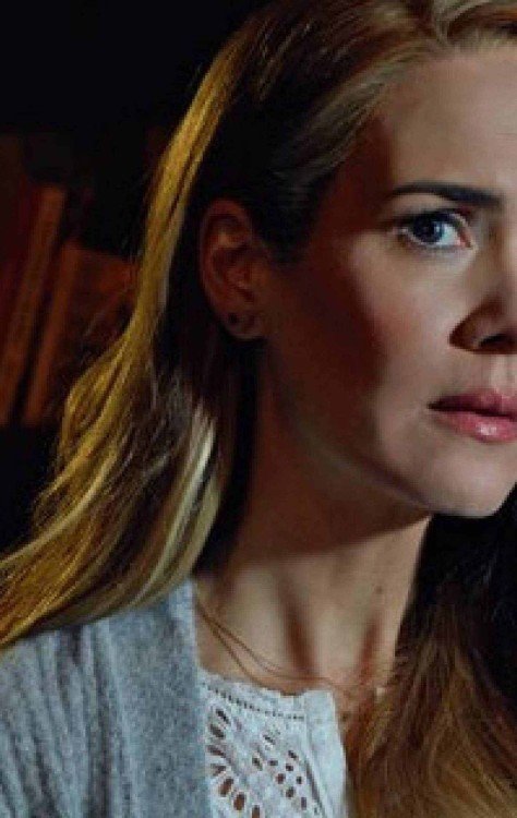 De volta à franquia, Sarah Paulson reacende debate entre os fãs de American Horror Story ao compartilhar uma opinião sincera sobre seu passado na série - (crédito: Reprodução / Disney +) De volta à franquia, Sarah Paulson reacende debate entre os fãs de American Horror Story ao compartilhar uma opinião sincera sobre seu passado na série - (crédito: Reprodução / Disney +)