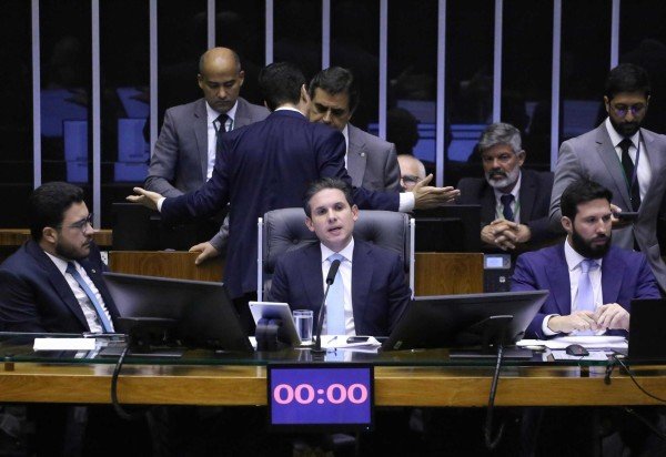 Na ocasião, Motta defendeu um tempo maior para a construção de um diálogo de forma coletiva.
 -  (crédito: Kayo Magalhães / Câmara dos Deputados)