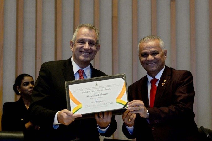 Presidente do Flamengo recebe título de Cidadão Honorário de Brasília