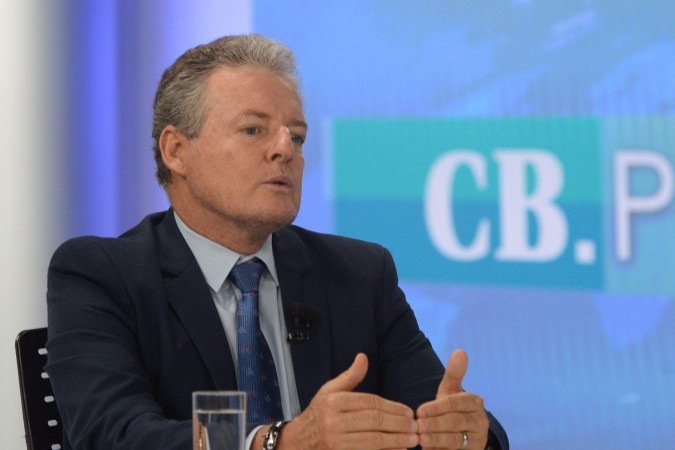 O delegado considera que, atualmente, o sigilo de conversas em redes sociais é um 