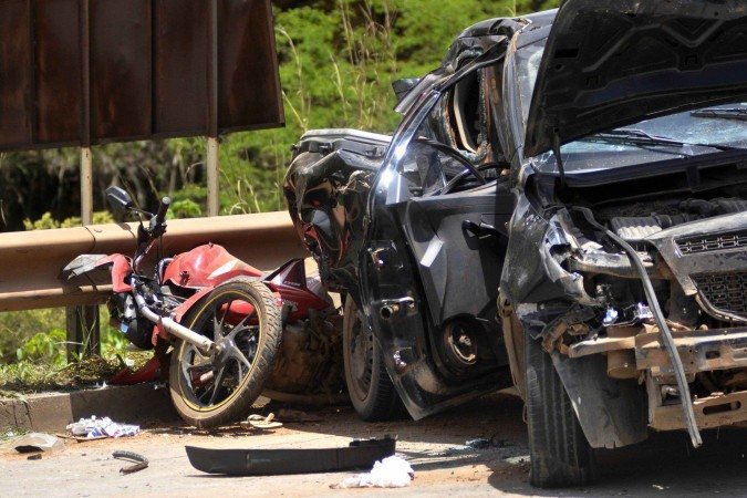 Acidente na Fercal deixou duas vítimas em estado grave