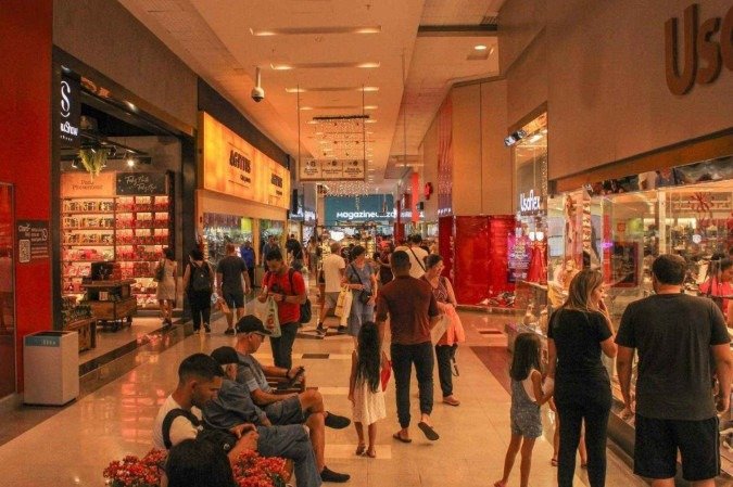 13/12/2023 Crédito: Kayo Magalhães/CB/D.A Press. Brasil. Brasília - DF.Cidades. Comércio aguarda melhora nas vendas de fim de ano. Conjunto Nacional.