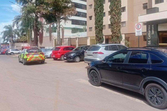 Agentes fiscalizaram 84 vagas especiais e registraram 12 autuações por uso irregular dos espaços -  (crédito: Divulgação/Detran-DF)