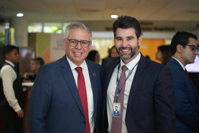  Eixo Capital. Presidente da OAB DF, Paulo Maurício Siqueira, e Miguel Dunshee durante 2º Congresso brasileiro de Direito Parlamentar