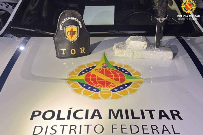 PMDF prende homem com mais de um quilo de maconha durante ponto de bloqueio em Brazlândia
 -  (crédito: PMDF/Divulgação)