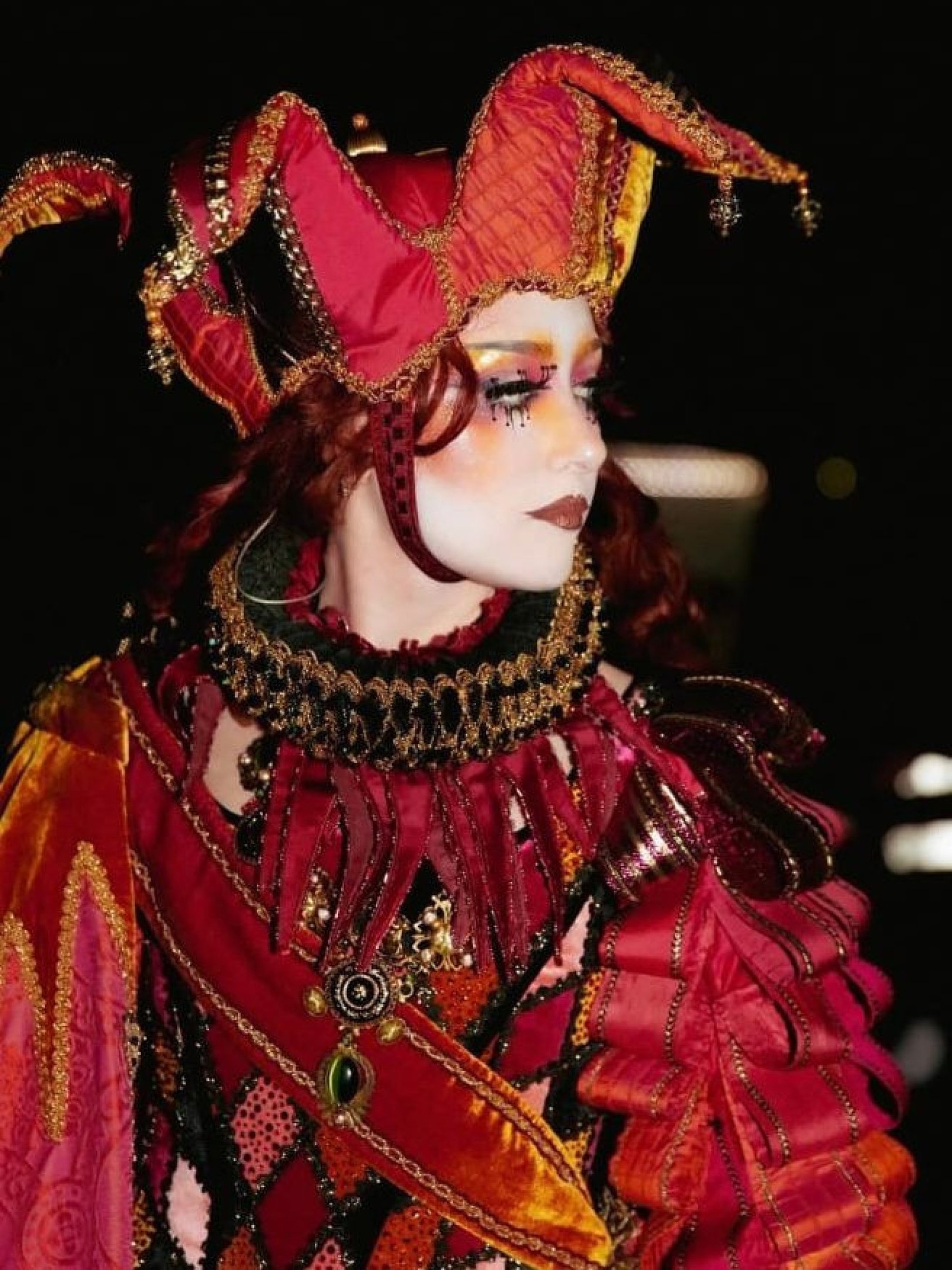 O brilho da expressão: maquiagem colorida traz criatividade e personalidade