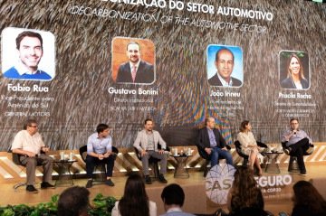 Em evento, especialistas debatem futuro do setor automotivo - (crédito: Divulgação/CNSeg) Em evento, especialistas debatem futuro do setor automotivo - (crédito: Divulgação/CNSeg)