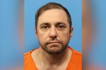 Peter Michael Petitti foi preso na cidade de Alabaster (EUA), após roubar a casa de pessoas mortas - (crédito: Reprodução/Departamento de Polícia de Alabaster) Peter Michael Petitti foi preso na cidade de Alabaster (EUA), após roubar a casa de pessoas mortas - (crédito: Reprodução/Departamento de Polícia de Alabaster)