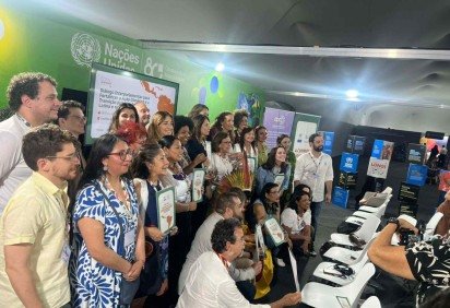 Grupo de parlamentares que assinou o manifesto em defesa de ações contra mudanças climáticas  -  (crédito: Divulgação/OPCC) -Grupo de parlamentares que assinou o manifesto em defesa de ações contra mudanças climáticas  -  (crédito: Divulgação/OPCC)