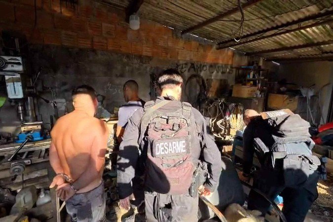 Operação mira fábricas de armas clandestinas no Rio e no Paraná