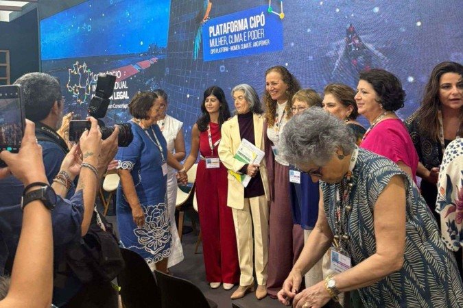 Ministra Cármen Lúcia é tietada na COP