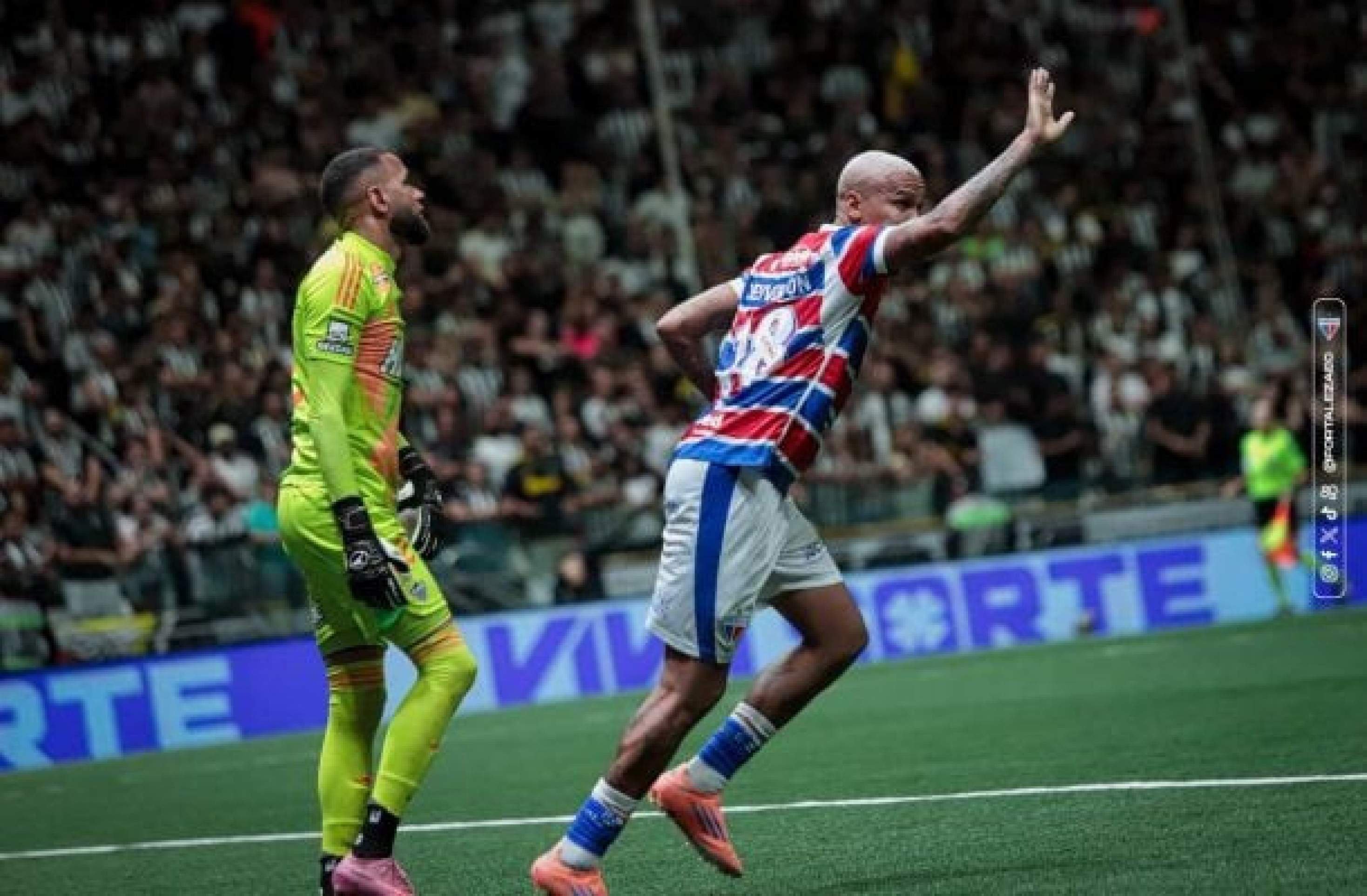 Deyverson faz hat-trick, e Fortaleza empata fora com Atlético-MG