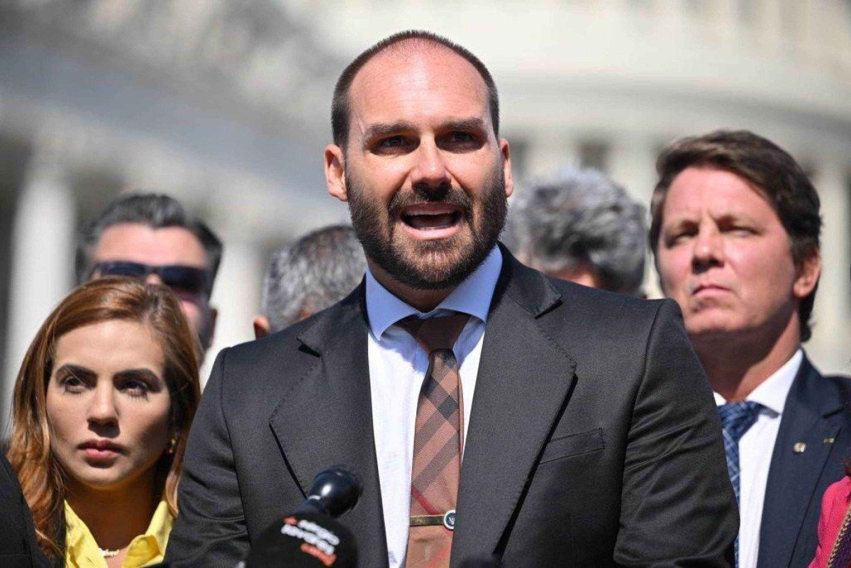 Eduardo Bolsonaro Encurralado: STF Decide e Futuro Político em Jogo!