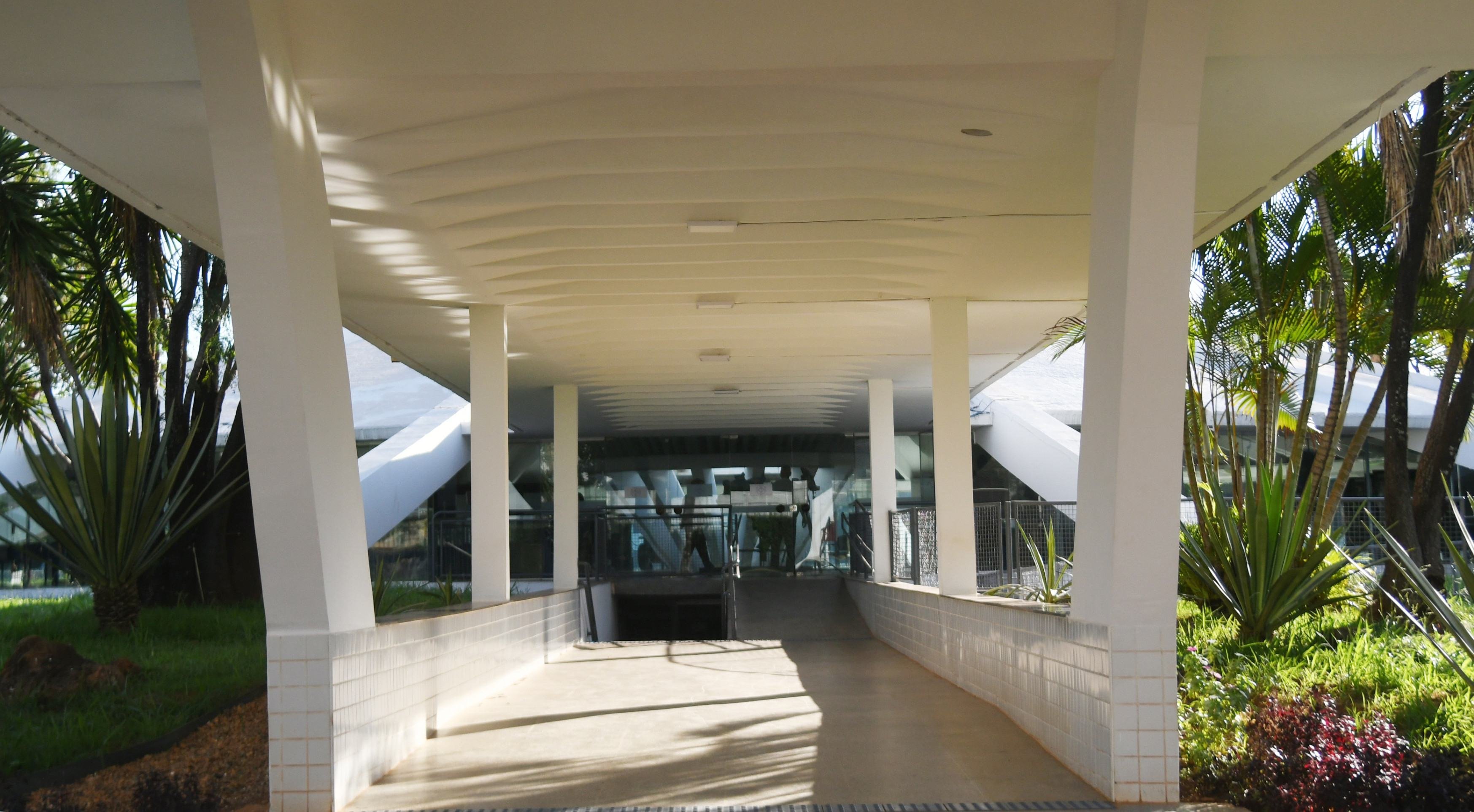  Ed Alves/CB/D.A Press. Brasil.  Brasilia - DF.  Cidades. Ladr&atilde;o invade Instituto Hist&oacute;rico do DF e leva pe&ccedil;as de Kubitschek. Criminoso levou pe&ccedil;as valiosas que pertenceram a personalidades da capital