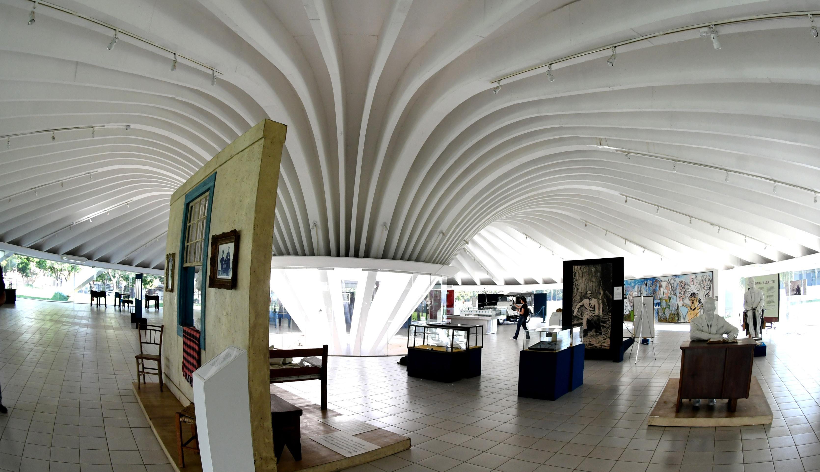  14/11/2025. Cr&eacute;dito: Ed Alves/CB/D.A Press. Brasil.  Brasilia - DF.  Cidades. Ladr&atilde;o invade Instituto Hist&oacute;rico do DF e leva pe&ccedil;as de Kubitschek. Criminoso levou pe&ccedil;as valiosas que pertenceram a personalidades da capital, 