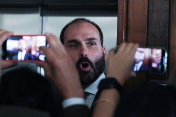 A reação ocorre após Eduardo Bolsonaro, que vive atualmente no Texas, nos Estados Unidos, afirmar em vídeo publicado no último dia 22 que pessoas ligadas ao PCC teriam rondado sua residência -  (crédito: Lula Marques/Agência Brasil)