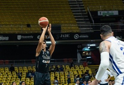 O armador Corvalán foi um dos dois jogadores selecionados para o time ideal de novembro do Novo Basquete Brasil -  (crédito: @Lsmarkesfotos) -O armador Corvalán foi um dos dois jogadores selecionados para o time ideal de novembro do Novo Basquete Brasil -  (crédito: @Lsmarkesfotos)
