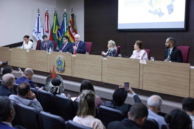 Ministra Maria Elizabeth, do STM, é homenageada por Fachin e Vieira de Mello