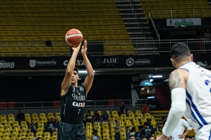 O armador Corvalan foi um dos destaques da vitória contra o Cruzeiro: 15 pontos anotados -  (crédito: @Lsmarkesfotos)