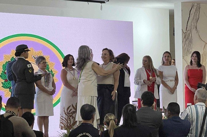 Evento ocorreu no Auditório da Unidade-Escola de Formação Continuada dos Profissionais da Educação (Eape) e reuniu representantes da sociedade civil, militares e poder público -  (crédito: Davi Cruz/CB/DA Press)