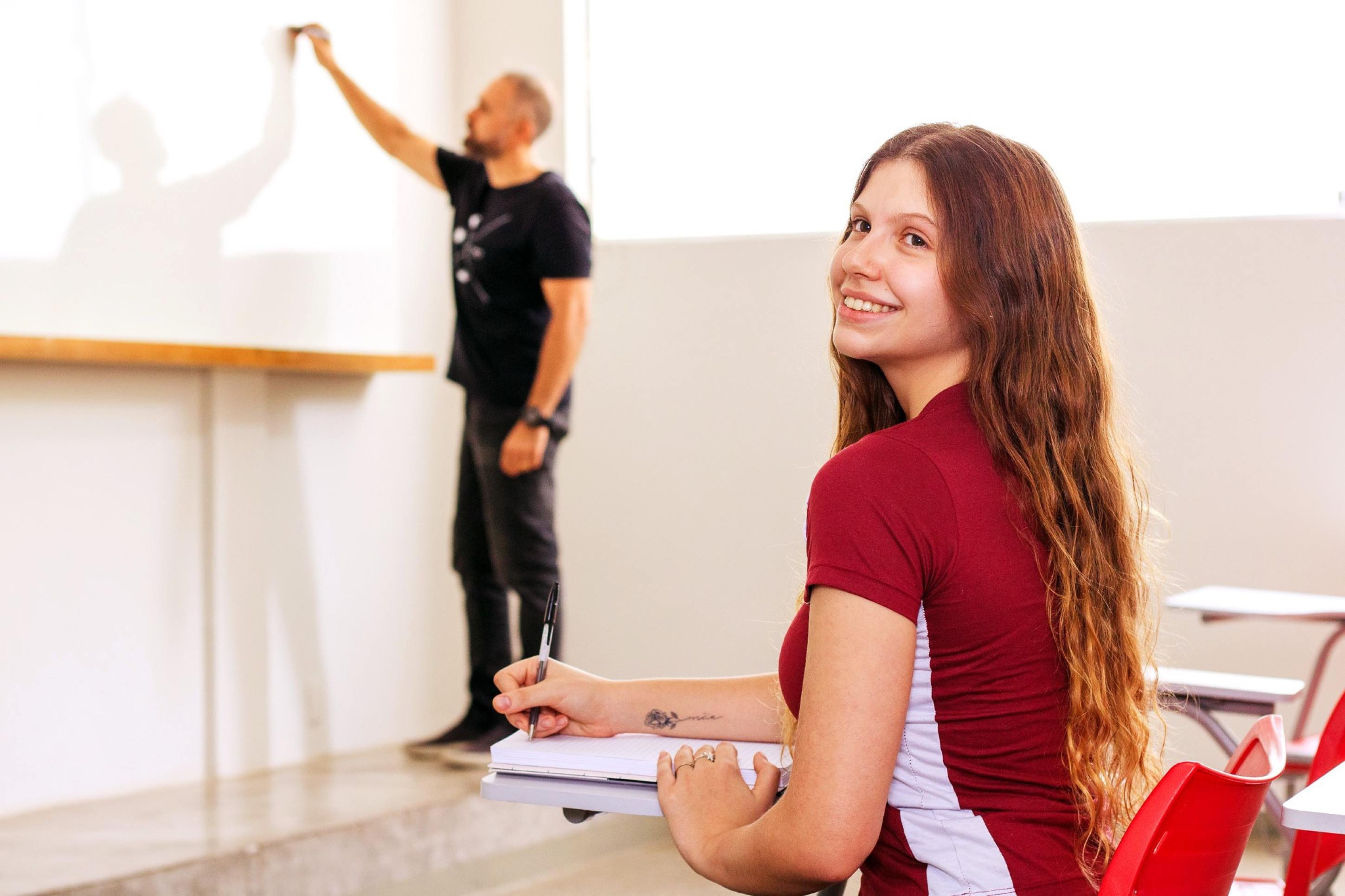 Redação no Enem 2025 - Como uma preparação contínua transforma treino em  resultado?