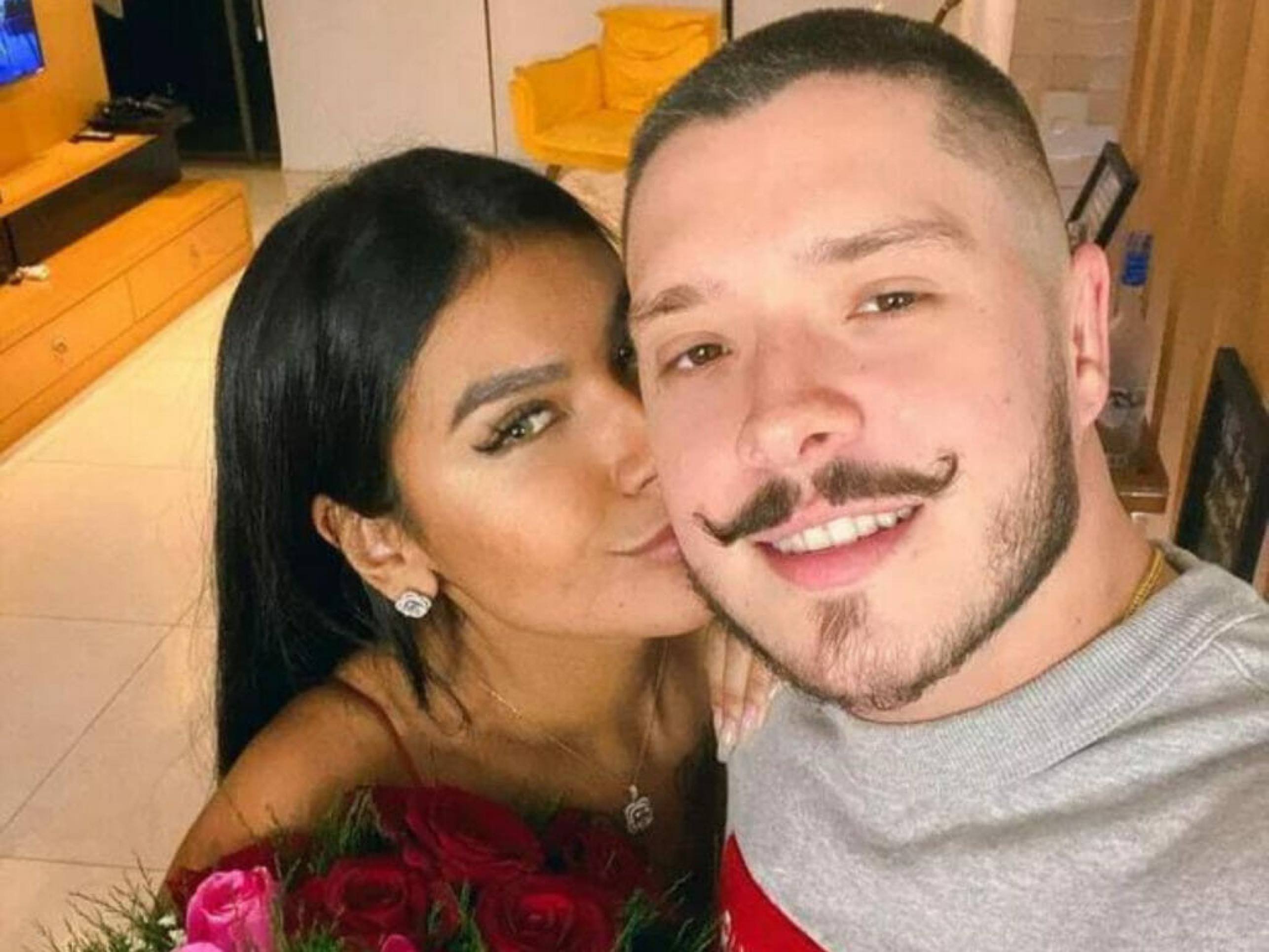 Pocah abre o jogo pela primeira vez sobre fim do noivado com Ronan Souza - (crédito: Observatorio dos Famosos) Pocah abre o jogo pela primeira vez sobre fim do noivado com Ronan Souza - (crédito: Observatorio dos Famosos)