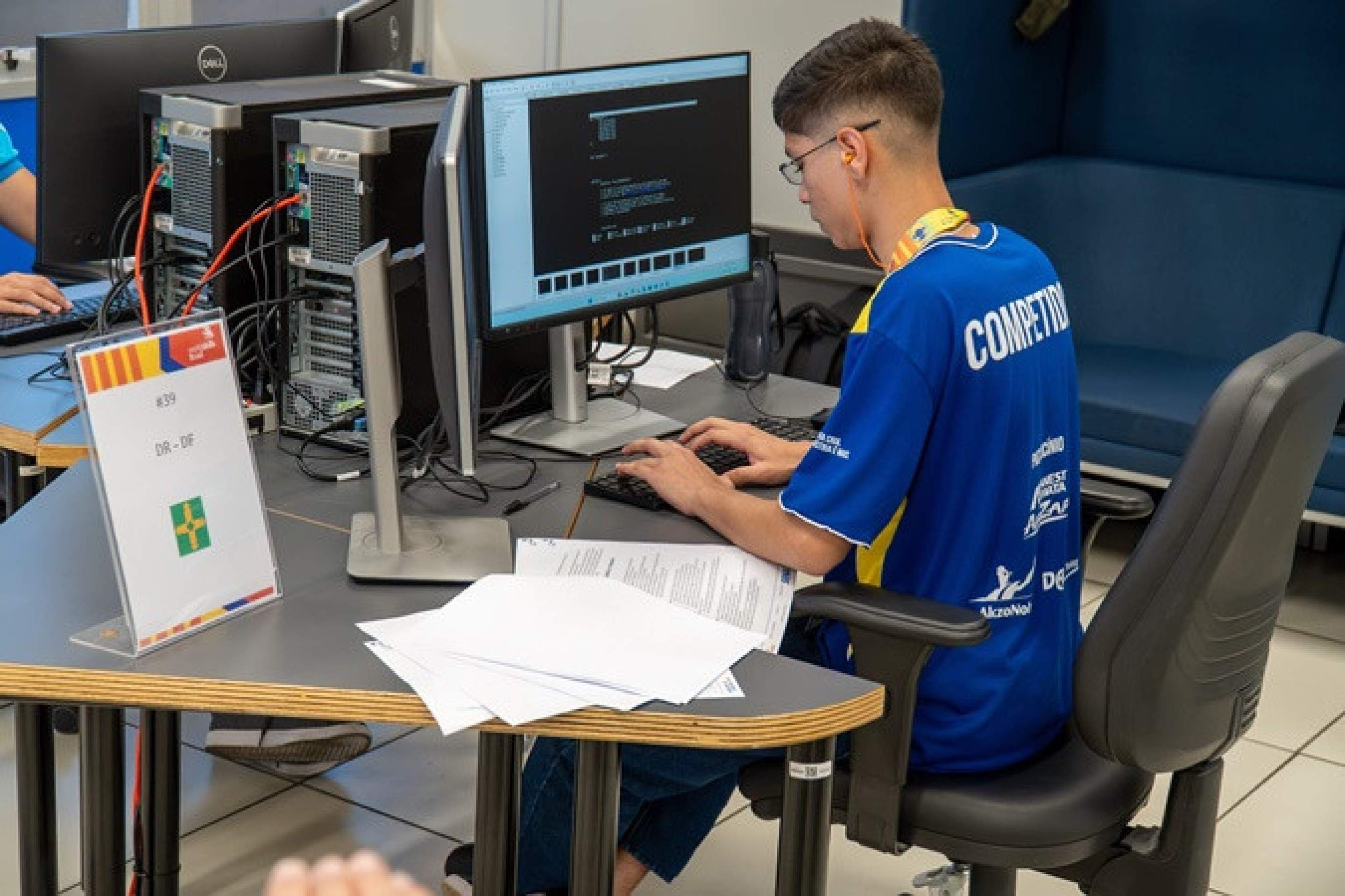  A longo prazo, 53% dos jovens acreditam que a ind&uacute;stria pode satisfazer as pretens&otilde;es financeiras e de carreira. 