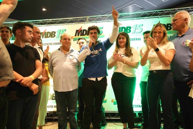 Filho de Ibaneis se filia ao MDB e defende participação dos jovens na política