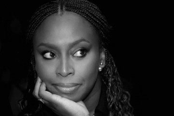 Chimamanda reforça a importância da autenticidade para jovens negras - (crédito: Francesca Mantovani / Reprodução / Instagram / @chimamanda_adichie) Chimamanda reforça a importância da autenticidade para jovens negras - (crédito: Francesca Mantovani / Reprodução / Instagram / @chimamanda_adichie)