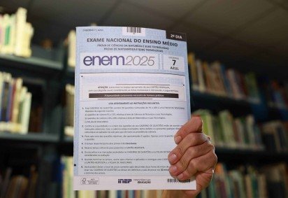 Caderno de provas do segundo dia do Enem 2025 -  (crédito: Angelo Miguel/MEC)