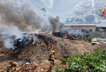  Incêndio em depósito de materiais recicláveis